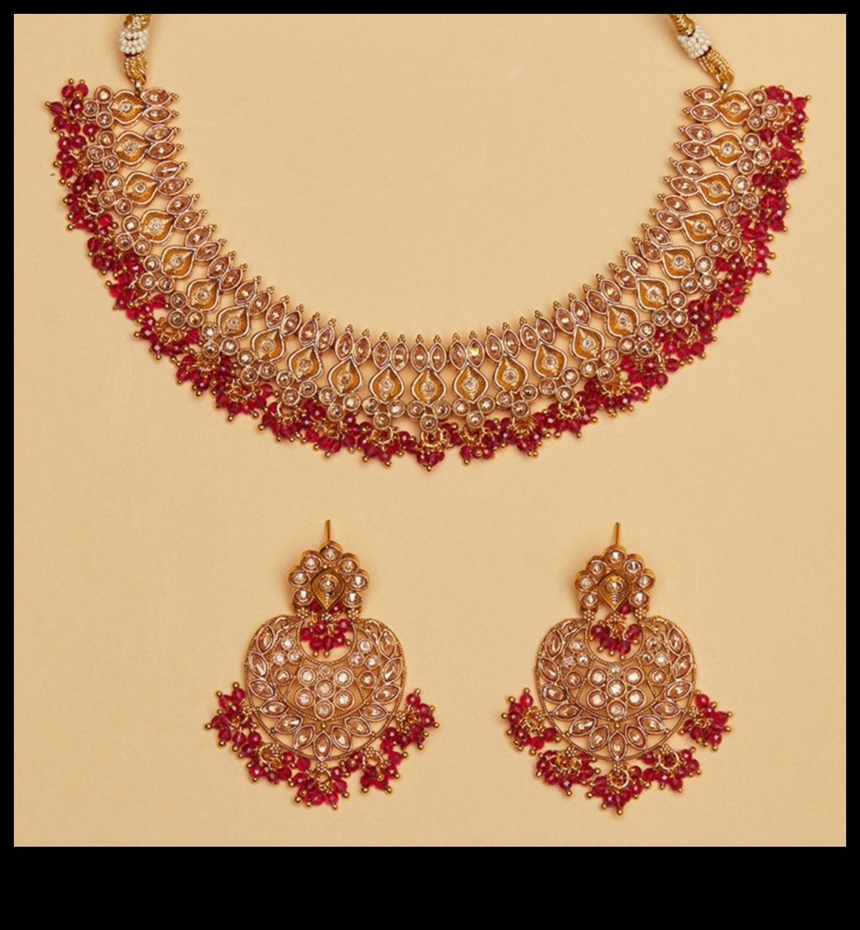 שפע מסנוור אוסף אצור של תכשיטי זהב ייחודיים 3 עושר מסנוור: התקשט את עצמך בתכשיטי זהב ייחודיים