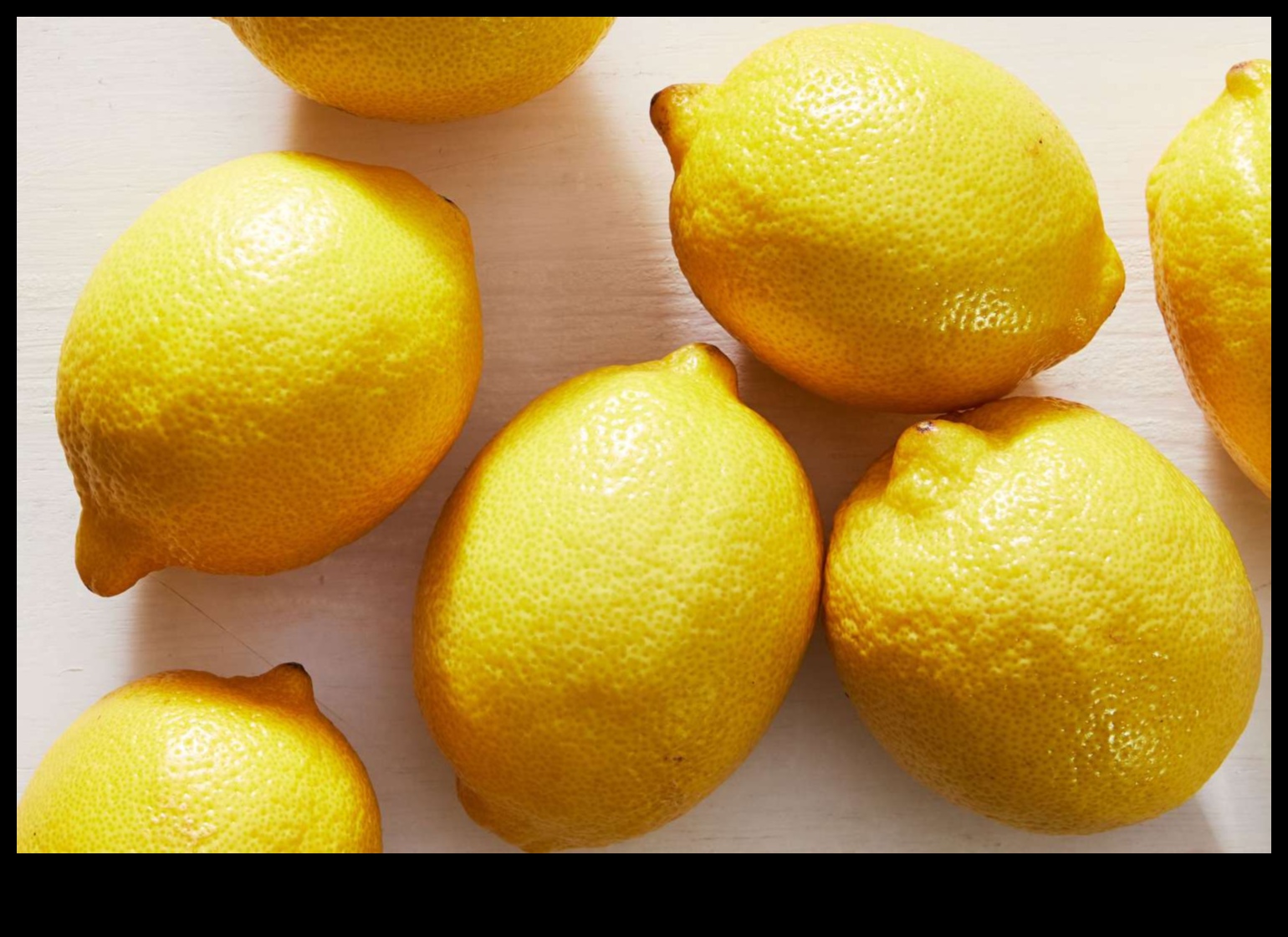 גרידת הדרים - דרך מזעזעת להתחיל את היום שלך 5 גרידת הדרים: החדרת זינג לבקרים שלך עם מיצי פירות טריים