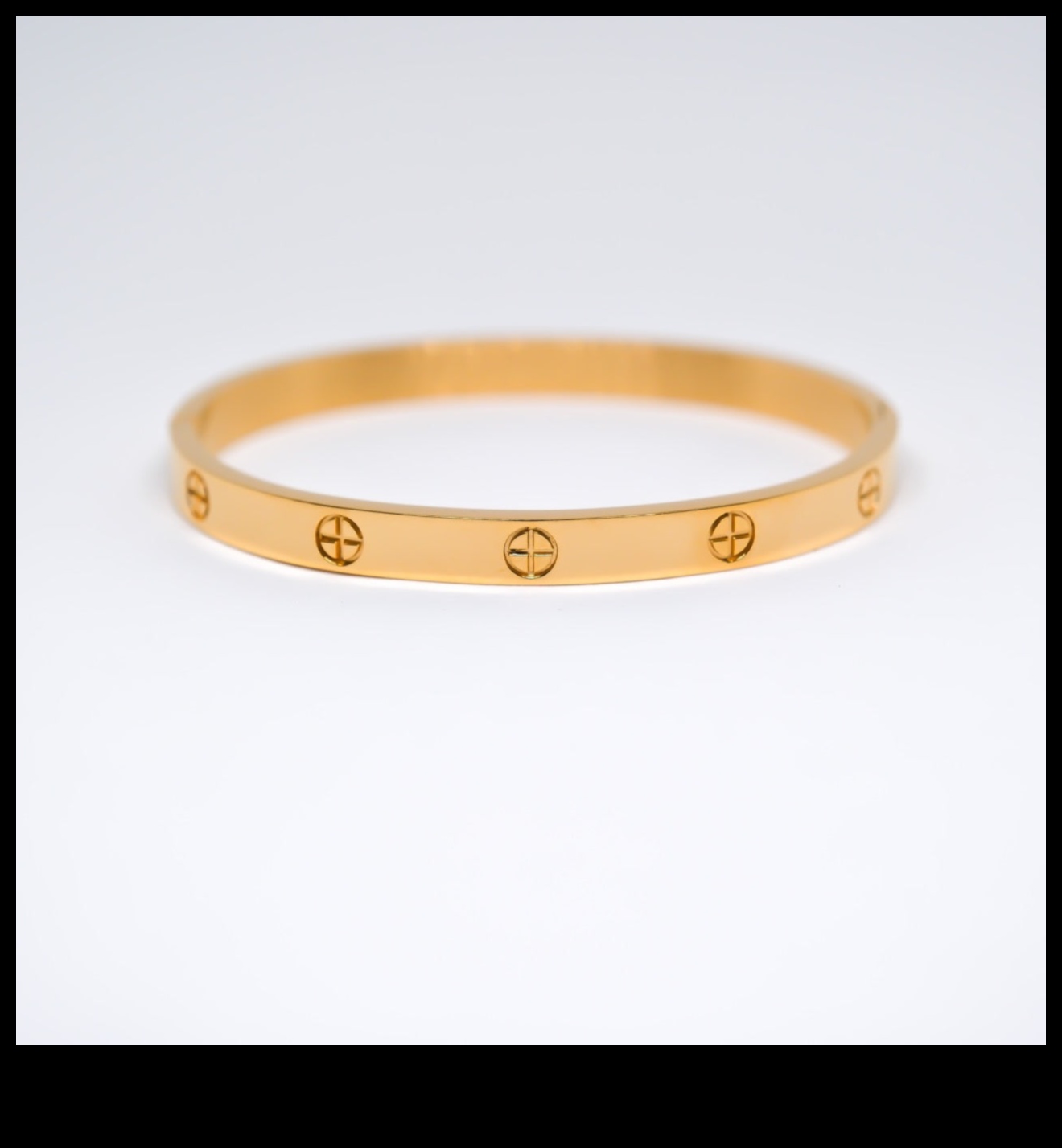 Regal Reverie אוסף צמידים לקסום החושים שלך 5 Regal Reverie: חלום בפאר קורן עם מבחר הצמידים שלנו