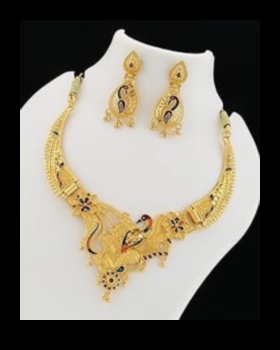 Golden Symphony קולקציית תכשיטים קורנת להעלאת המראה שלך 2 סימפוניה זהב: האיר את המראה שלך עם תכשיטים קורנים