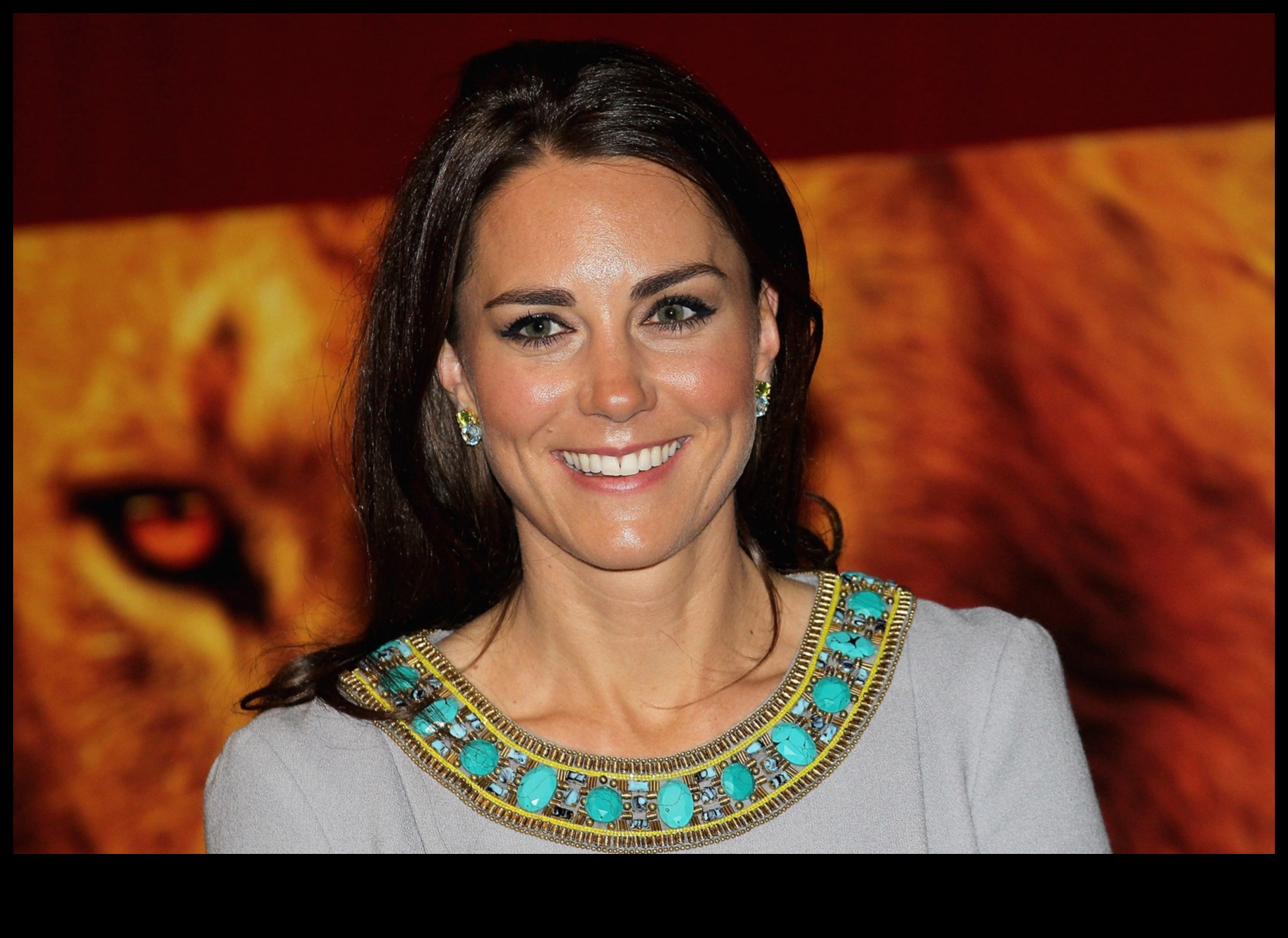 Regal Radiance שלטון מלכותי עם אוסף הצ'וקר שלנו 3 Regal Radiance: Reign Supreme במבחר ה-Regal Choker שלנו