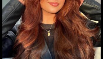 אלגנטיות נצחית: תסרוקות קלאסיות באדום וערמוני שסובב ראשים