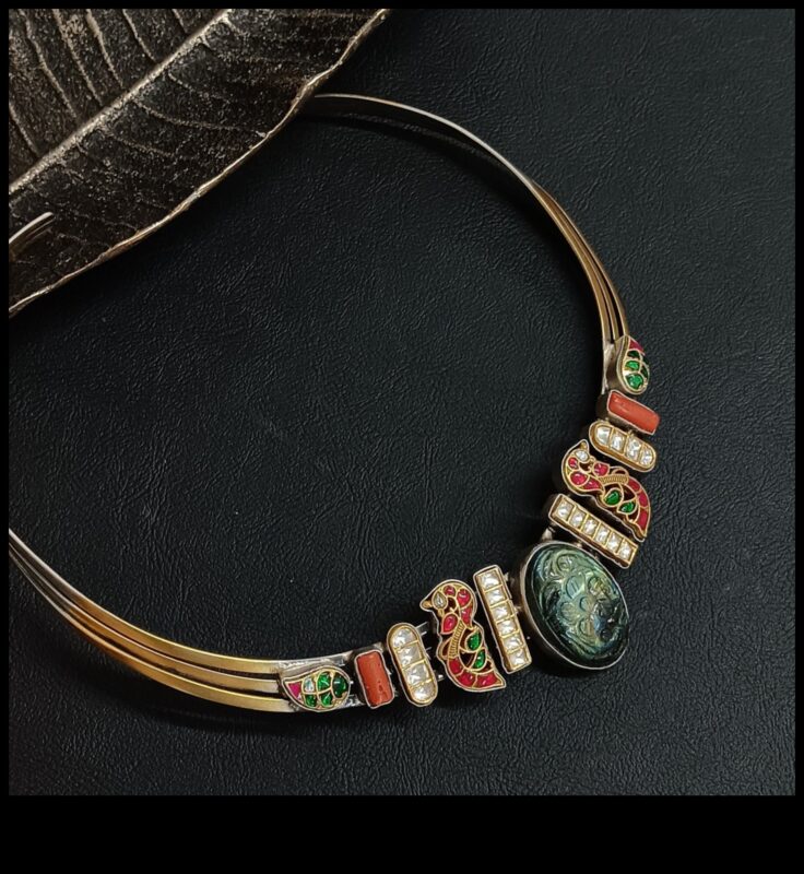 סימפוניה זהב: האיר את המראה שלך עם תכשיטים קורנים