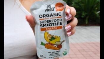 הגברת האנרגיה הירוקה: תדלק את היום שלך עם שייקים המופעלים על ידי צמחים