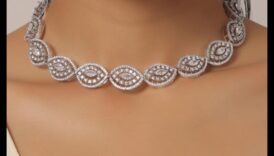 קישוטים אלוהיים: חשפו אלגנטיות עם הקולרים האלוהיים שלנו