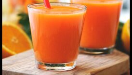 התעוררו לבריאותכם ולא באמצעות כד מיץ גזר-תפוזים 4 טקסי בוקר: אימוץ את התענוגות הטבעיים של מיצי גזר-תפוזים