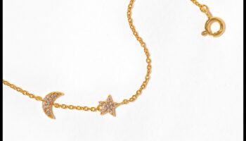 שלווה שמימית: התחבר עם הקוסמוס בעיצובי הצמיד השמימי שלנו